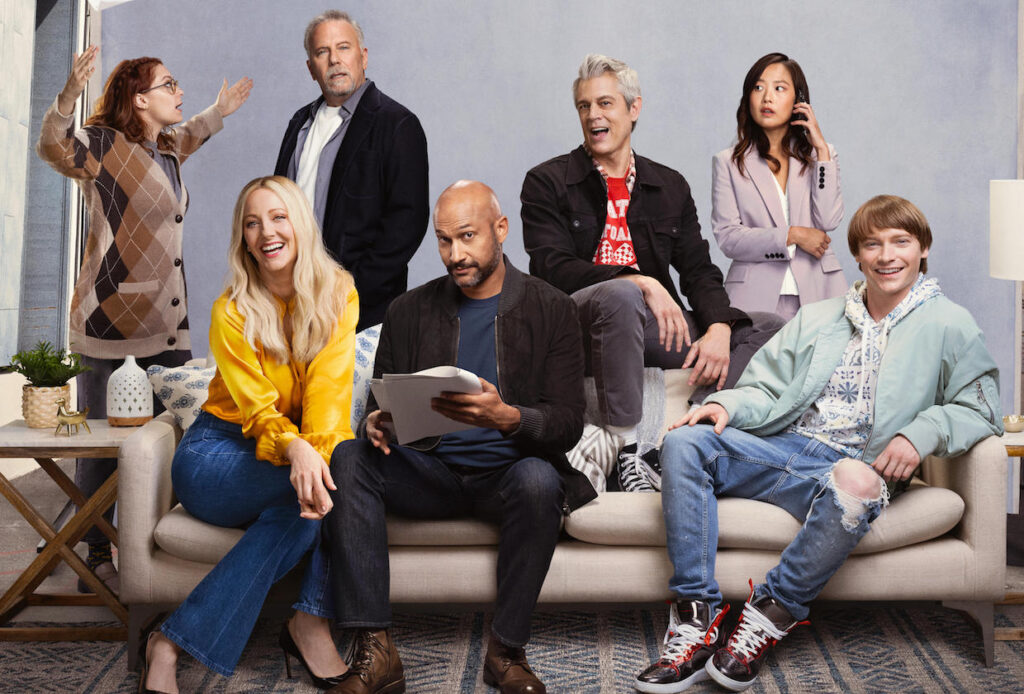 Keegan Michael Key, Judy Greer, Paul Reiser, Rachel Bloom and the rest of the cast of Reboot in a publicity shot