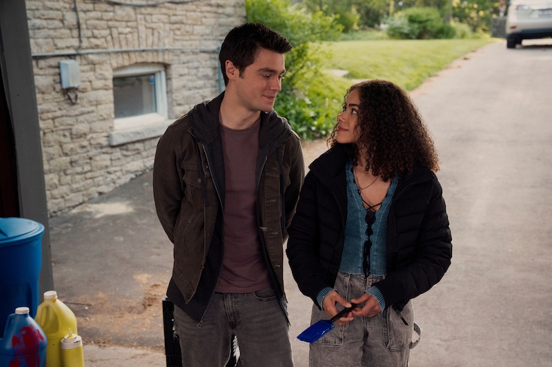 Felix Mallard as Marcus Baker, Antonia Gentry as Ginny Miller in Season 3 of 'Ginny & Georgia' Netflix.
